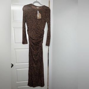Main Strip Side Slit Leopard Midi Dress